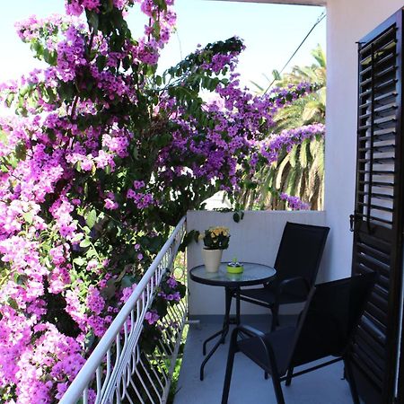 Apartments Milatic Jelsa  Exterior photo