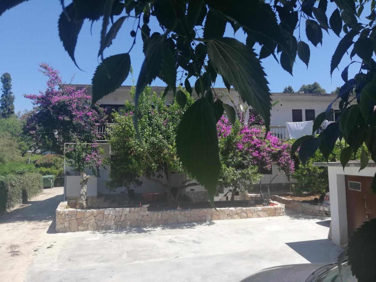 Apartments Milatic Jelsa  Exterior photo