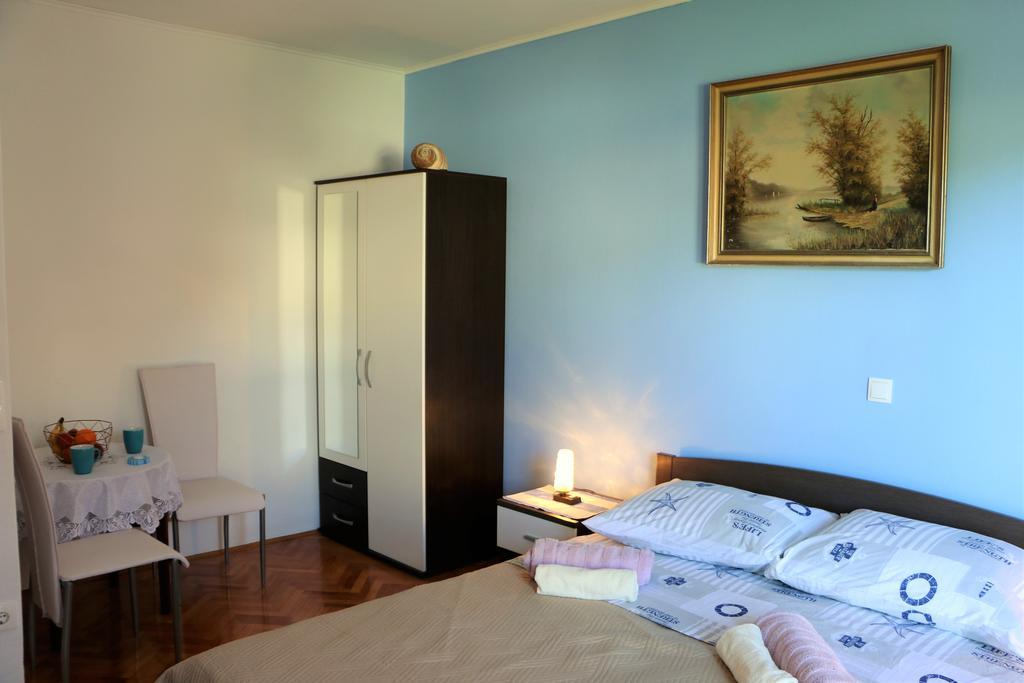 Apartments Milatic Jelsa  Exterior photo