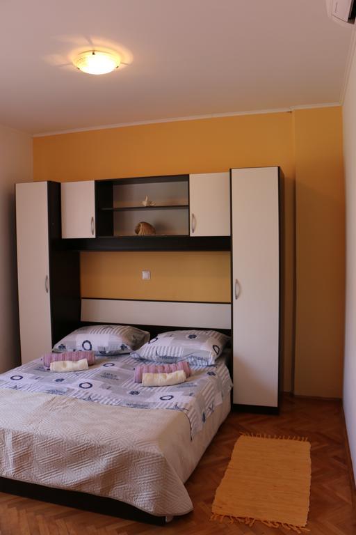 Apartments Milatic Jelsa  Exterior photo